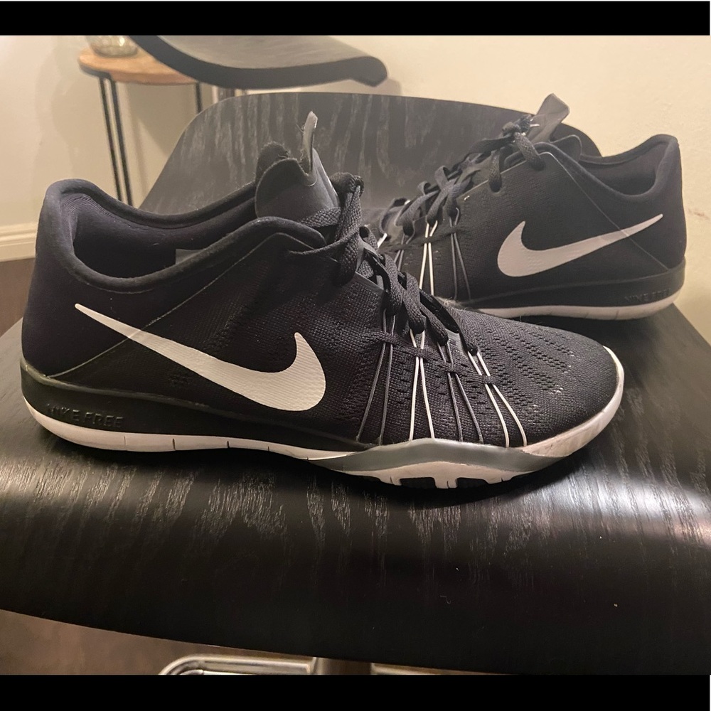 Black/white Women’s Nike Free TR 6 Trainers Shoes